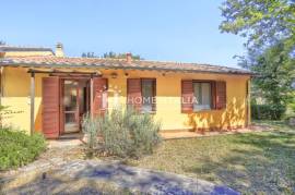 Delightful Tuscan villa in residential complex with pool Delightful Tuscan villa in residential complex with pool