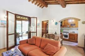 Delightful Tuscan villa in residential complex with pool Delightful Tuscan villa in residential complex with pool