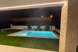 listing listing