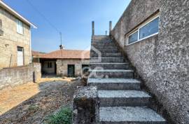 Houses with Land for Reconstruction in Teivas