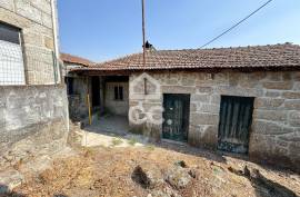 Houses with Land for Reconstruction in Teivas
