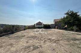 Houses with Land for Reconstruction in Teivas
