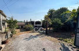 Houses with Land for Reconstruction in Teivas