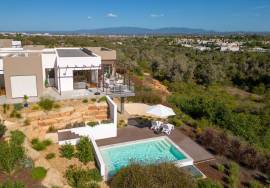 Semi-detached villa T1 + 2 with pool in the Pestana Valley Nature Village - Ferragudo Semi-detached villa T1 + 2 with pool in the Pestana Valley Nature Village - Ferragudo