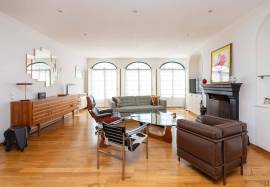 Magnificent house of 5 suites with swimming pool in the heart of Gradil tastefully renovated. Magnificent house of 5 suites with swimming pool in the heart of Gradil tastefully renovated.