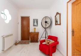 Magnificent house of 5 suites with swimming pool in the heart of Gradil tastefully renovated. Magnificent house of 5 suites with swimming pool in the heart of Gradil tastefully renovated.