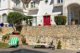 Magnificent house of 5 suites with swimming pool in the heart of Gradil tastefully renovated.