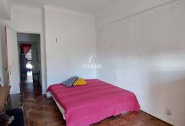 Apartment with immense potential to recover