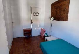 Apartment with immense potential to recover