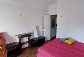 Apartment with immense potential to recover