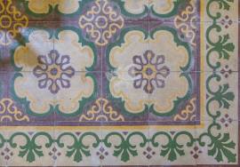 Ground floor with 4 bedrooms in a charming townhouse with courtyard, located in Olhão’s historic centre. Ground floor with 4 bedrooms in a charming townhouse with courtyard, located in Olhão’s historic centre.