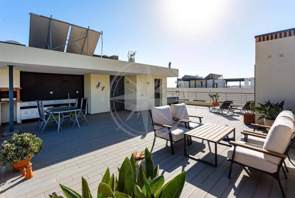 Modern 3 Bedroom Tavira Penthouse Apartment with Sea Views
