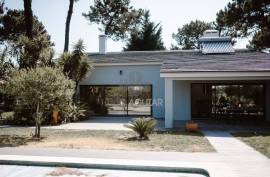 4 bedroom villa, single storey, in Herdade da Aroeira 4 bedroom villa, single storey, in Herdade da Aroeira