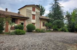 Luxury 5 Bed Country Villa for Sale In Salsomaggiore Parma