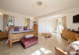 Breathtaking 6-bedroom Villa set in a stunning 10,000sqm plot on the highly desirable Monte Funchal. Breathtaking 6-bedroom Villa set in a stunning 10,000sqm plot on the highly desirable Monte Funchal.