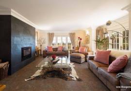 Breathtaking 6-bedroom Villa set in a stunning 10,000sqm plot on the highly desirable Monte Funchal. Breathtaking 6-bedroom Villa set in a stunning 10,000sqm plot on the highly desirable Monte Funchal.