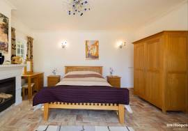 Breathtaking 6-bedroom Villa set in a stunning 10,000sqm plot on the highly desirable Monte Funchal. Breathtaking 6-bedroom Villa set in a stunning 10,000sqm plot on the highly desirable Monte Funchal.