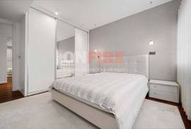 Fantastic 4 Bedroom Apartment in a Privileged Area of Funchal Fantastic 4 Bedroom Apartment in a Privileged Area of Funchal