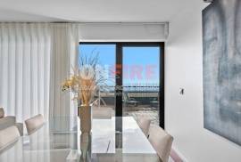 Fantastic 4 Bedroom Apartment in a Privileged Area of Funchal Fantastic 4 Bedroom Apartment in a Privileged Area of Funchal