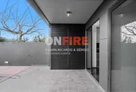 Fantastic 4 Bedroom Apartment in a Privileged Area of Funchal Fantastic 4 Bedroom Apartment in a Privileged Area of Funchal