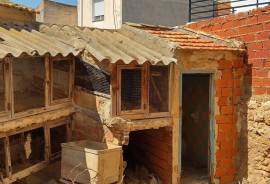 Two connected houses with separate entrances and different cadastral references Two connected houses with separate entrances and different cadastral references