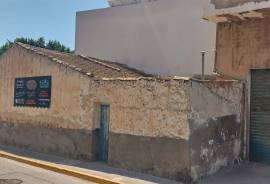Two connected houses with separate entrances and different cadastral references Two connected houses with separate entrances and different cadastral references