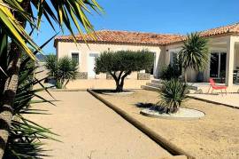 Delightful Single Storey Detached Villa With 4 Bedrooms On A 1141 M2 Plot With Petanque Court, Terraces And Pool