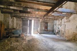 Large Stone Barn With 210 M2 Of Floor Space, In Need Of Renovation, With A Small Courtyard, Terrace And Planning Permission Granted.