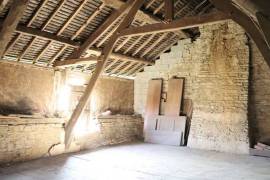 Country House to Renovate with Outbuilding Country House to Renovate with Outbuilding