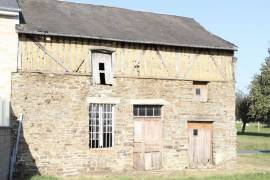 Country House to Renovate with Outbuilding Country House to Renovate with Outbuilding