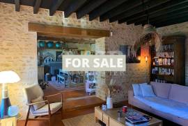 Detached Country House with Outbuilding Detached Country House with Outbuilding