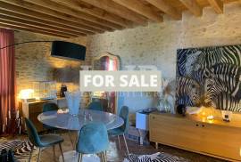 Detached Country House with Outbuilding Detached Country House with Outbuilding