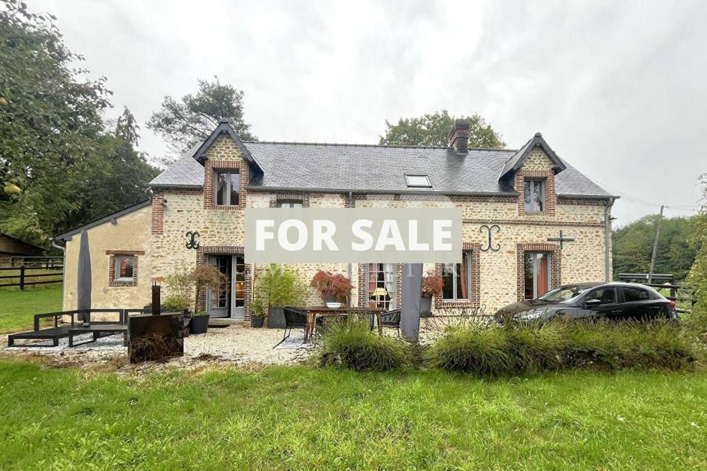 Detached Country House with Outbuilding