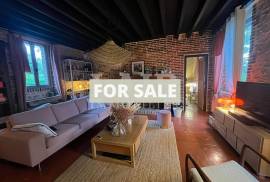 Detached Country House with Outbuilding Detached Country House with Outbuilding