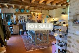 Detached Country House with Outbuilding Detached Country House with Outbuilding