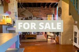 Detached Country House with Outbuilding Detached Country House with Outbuilding