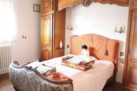 Detached House with Garden in Good Location Detached House with Garden in Good Location