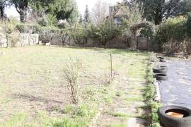 Detached House with Garden in Good Location Detached House with Garden in Good Location