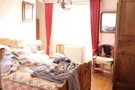 Detached House with Garden in Good Location Detached House with Garden in Good Location