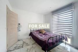 Contemporary Detached House with Garden Contemporary Detached House with Garden