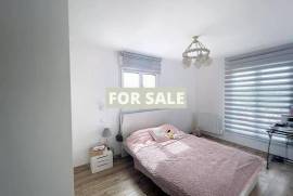 Contemporary Detached House with Garden Contemporary Detached House with Garden