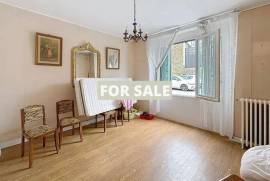 Detached House with Garden Detached House with Garden