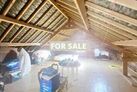 Detached House with Garden Detached House with Garden