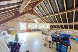 Detached House with Garden Detached House with Garden