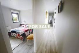 Contemporary Detached House with Pool Contemporary Detached House with Pool