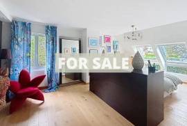 Contemporary Detached House with Pool Contemporary Detached House with Pool