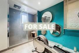 Contemporary Detached House with Pool Contemporary Detached House with Pool