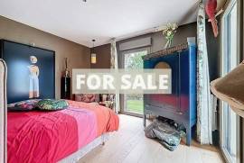 Contemporary Detached House with Pool Contemporary Detached House with Pool