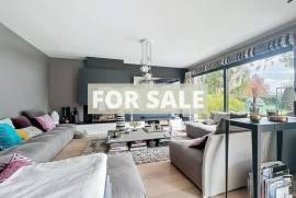 Contemporary Detached House with Pool Contemporary Detached House with Pool