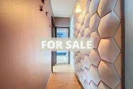 Contemporary Detached House with Pool Contemporary Detached House with Pool